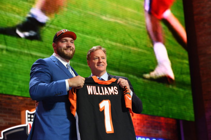 Jonah Williams (left) with NFL Commissioner Roger Godell in 2019.