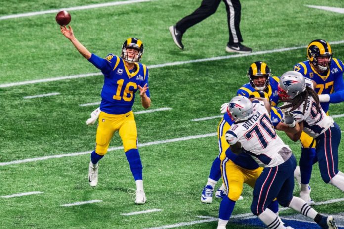 Jared Goff (16) while with the Rams