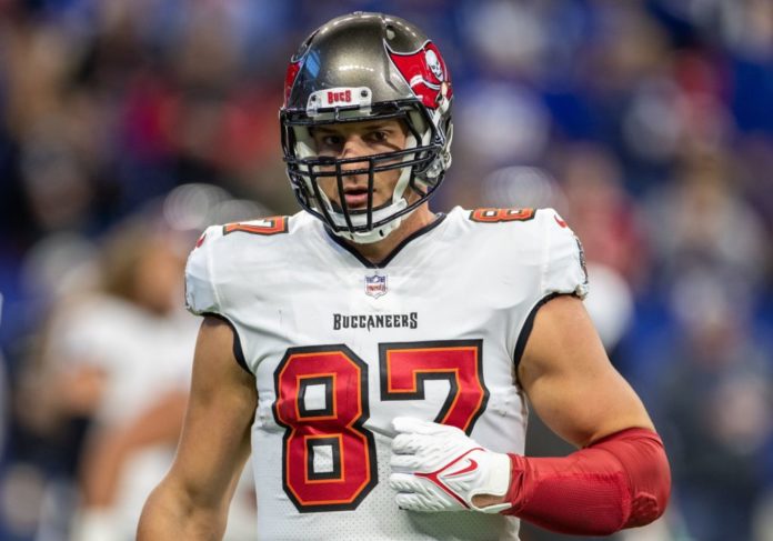 The Tampa Bay Buccaneers' tight end Rob Gronkowski (87) in 2021