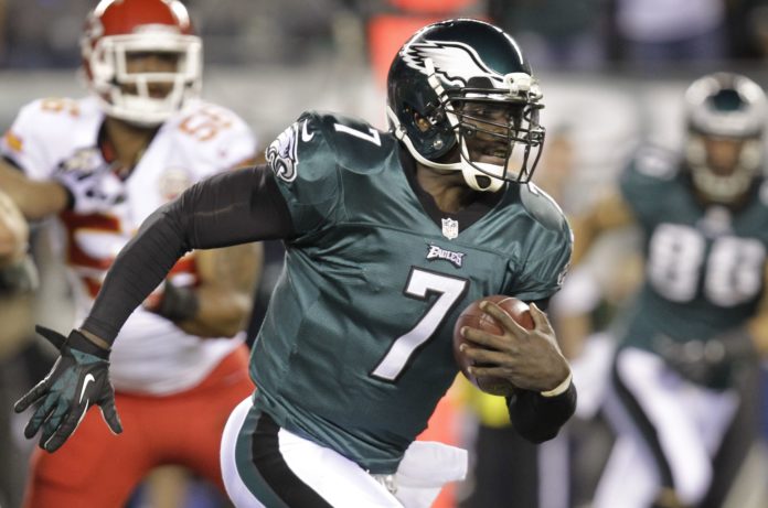 Michael Vick with the Philadelphia Eagles in 2013