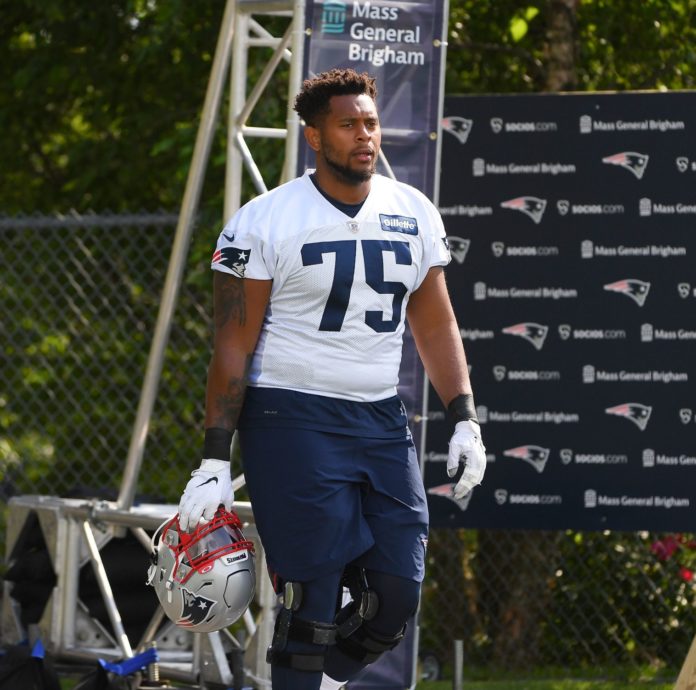 Justin Herron with the New England Patriots in 2021